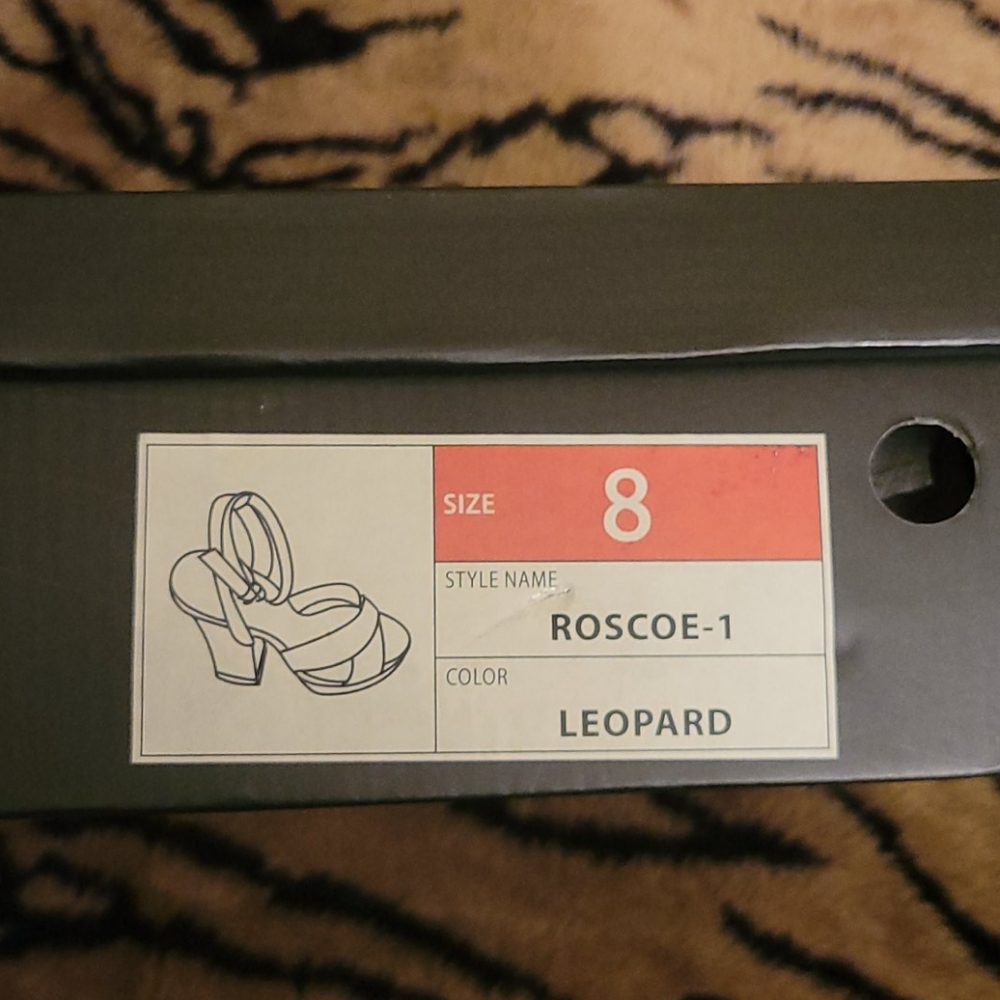 Liliana Leopard Print Platform Heels - Picture 3 of 7